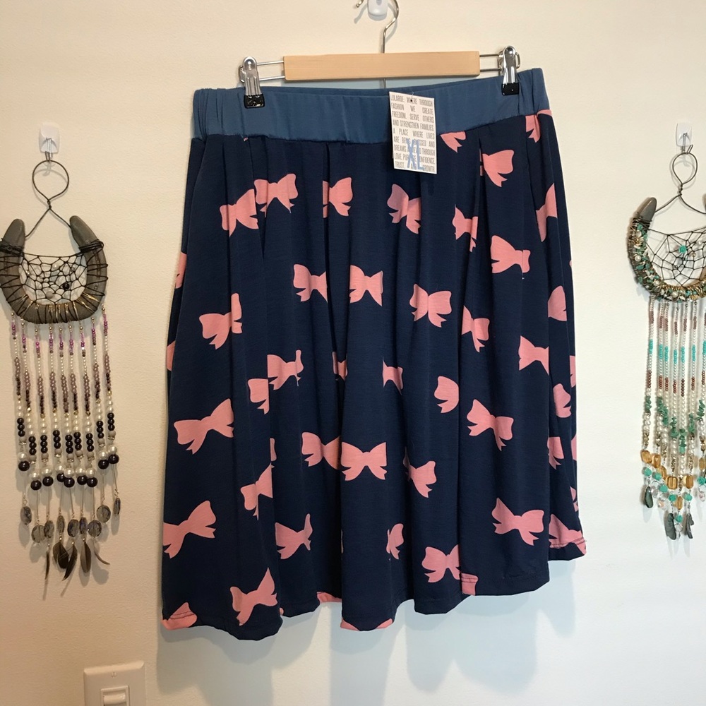 Women’s flows skirt with pockets